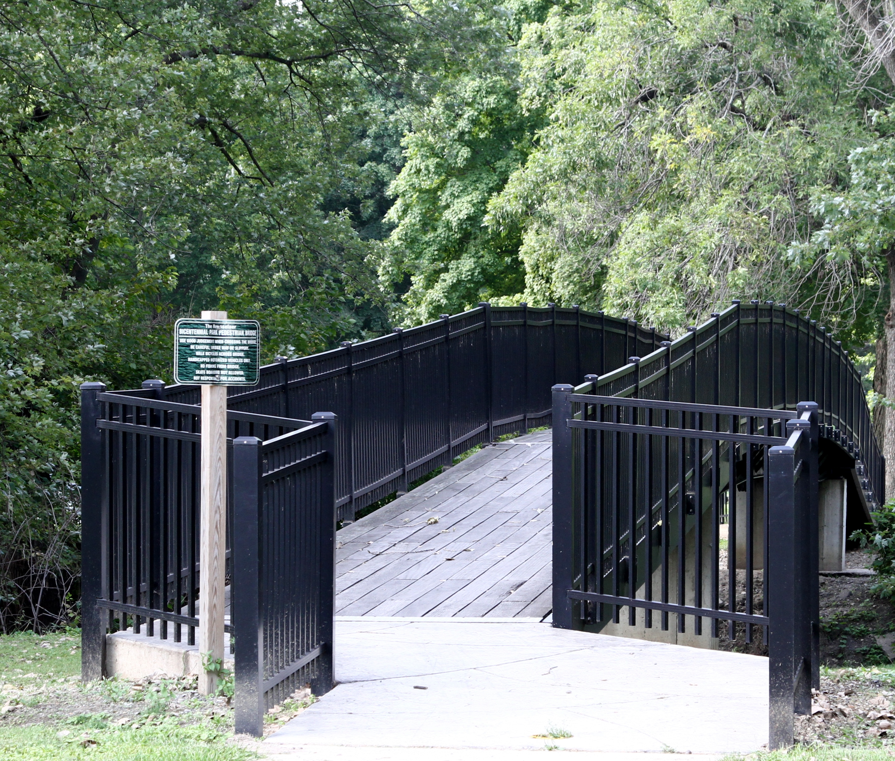 Entrance tp Walking Bridge Bicentennial Park